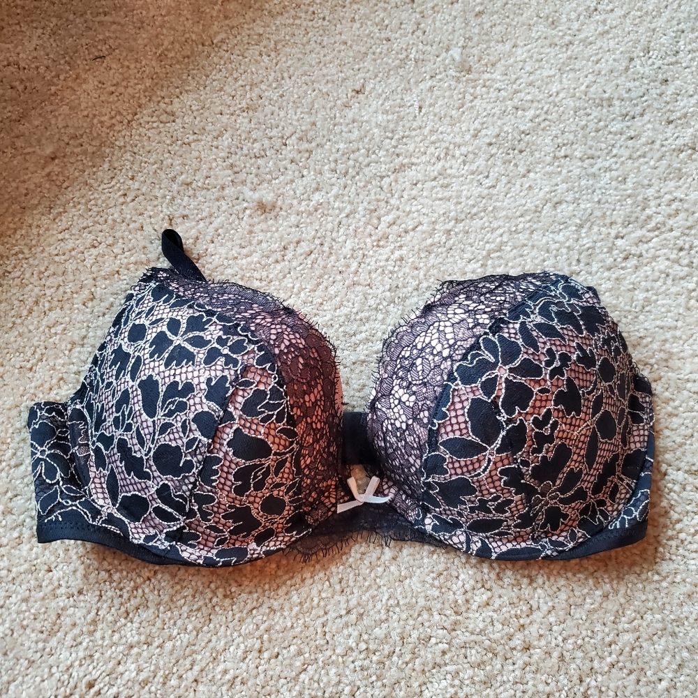 Victoria's Secret bra, black lace, 32D